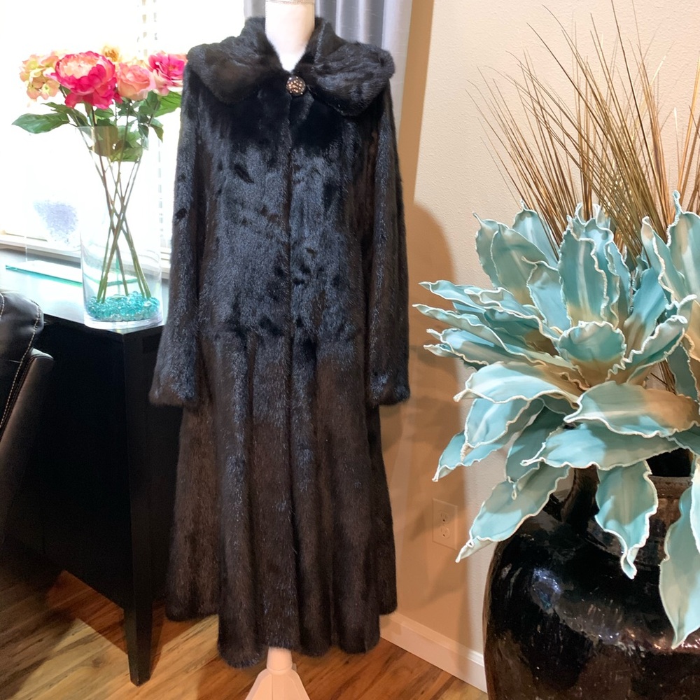 Gorgeous 100% Mink long coat new made in  Greece